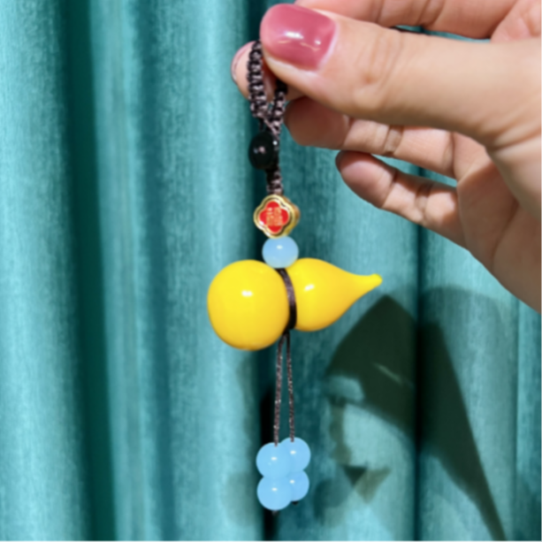 鸡油黄琉璃小葫芦吊坠车载挂件车内钥匙扣