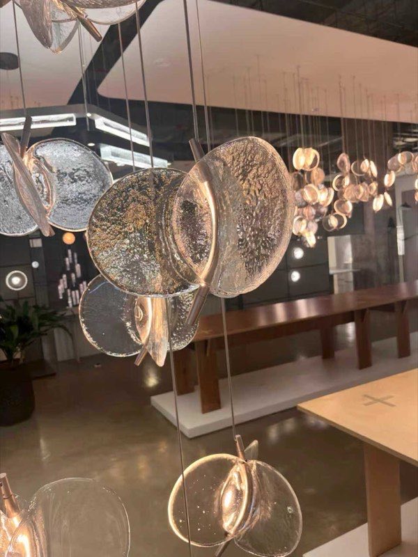 07-round-glass-pendant-detail